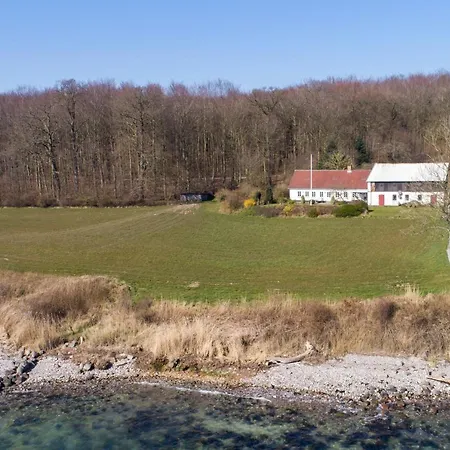 Semesterbostad Strandhuset Vollerup
